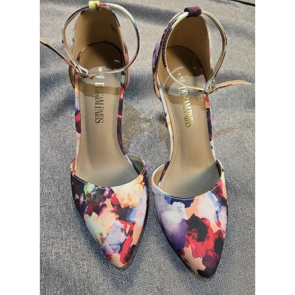Dream Paris Multi Color Size 8 Heels